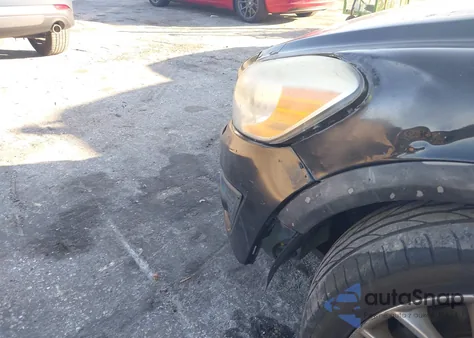 2011 Volvo C30 T5/T5 R-Design z USA, uszkodzony, nr VIN YV1672MK7B2200890